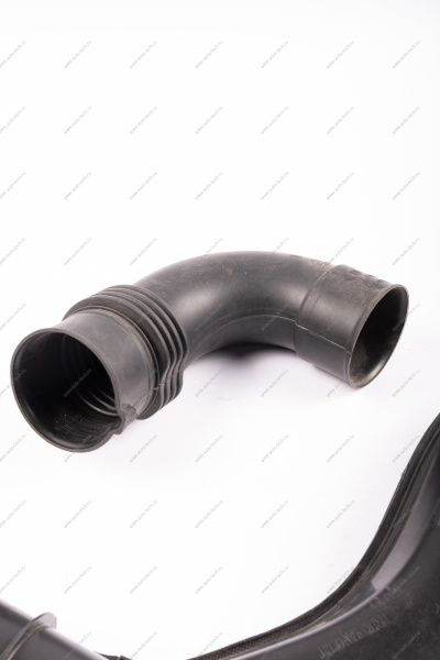 Патрубок воздушного фильтра (пластик) Lada XRAY Renault LADA 165555731R