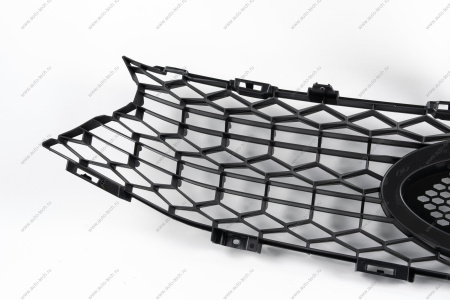 Решетка переднего бампера верхняя LADA Vesta FL Lada LADA 8450040059