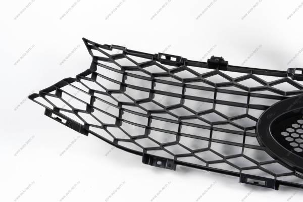 Решетка переднего бампера верхняя LADA Vesta FL Lada LADA 8450040059