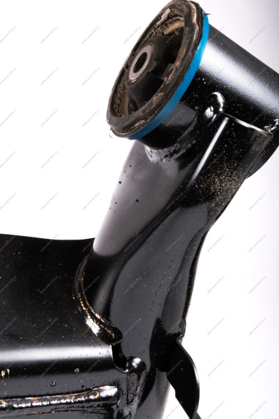 Балка заднего моста LADA Largus/Лада Ларгус с шарнирами (с сайленблоками) в сборе ( ORIGINAL) Lada LADA 8450090264