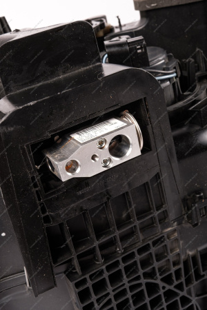 Модуль отопления, вентиляции и кондиционирования с рециркуляцией, с механическим (тросовым) приводом управления COMFORT Lada Vesta NG ( VALEO) Lada LADA 8450032252