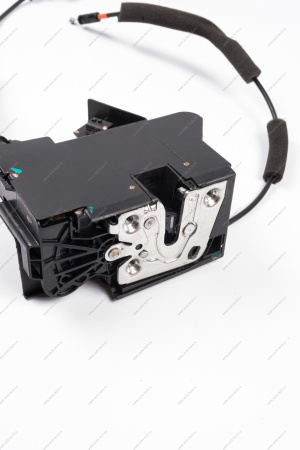 Замок LADA Vesta передней двери правый (электропривод) Lada LADA 8450007734