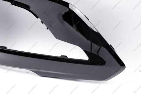 Накладка переднего бампера левая без отвер. под датчик слепой зоны в цвет 672 Пантера (черный) LADA Vesta SW Cross NG Lada LADA 8450040063-672