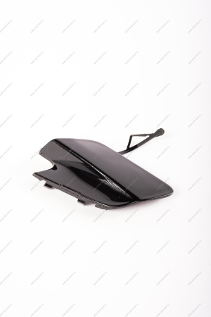 Крышка Lada Vesta SW Cross окна под переднюю буксирную проуш крашенная 653 Маэстро (черный ) Lada LADA 8450031005-653