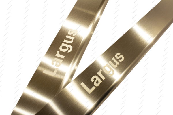Комплект накладок на пороги с именем модели LADA Largus (Largus Cross) Дополнительное оборудование LADA 99999901004200