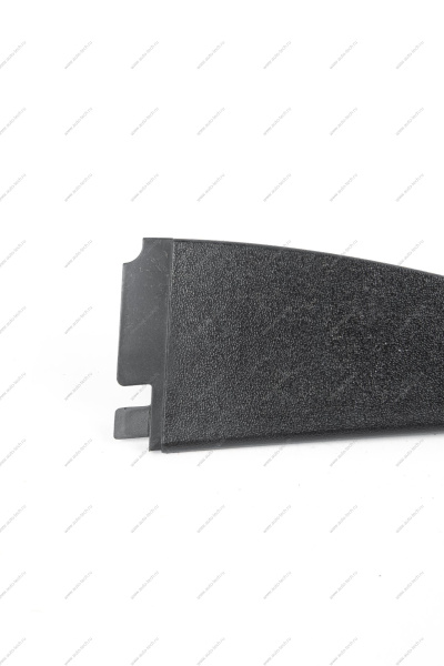 Накладка ВАЗ-1118 задней правой двери задняя (уголок) Lada LADA 11180-6203450-01