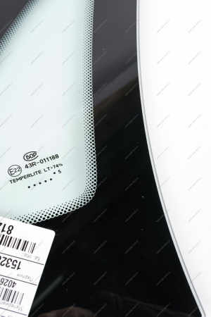 Стекло окна боковины ВАЗ-2190 правое (overtinted) тонирован (AGC) Lada LADA 4026656