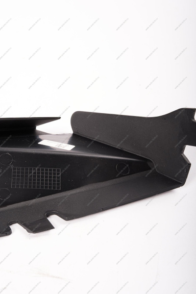 Дефлектор радиатора Renault Duster 2010-2021 Renault RENAULT 628172734R