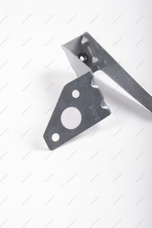 Кронштейн правого крыла Datsun боковой Nissan DATSUN 631405PA0B