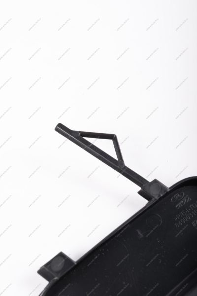 Крышка окна под переднюю буксирную проушину Lada Vesta SW Cross Lada LADA 8450031005