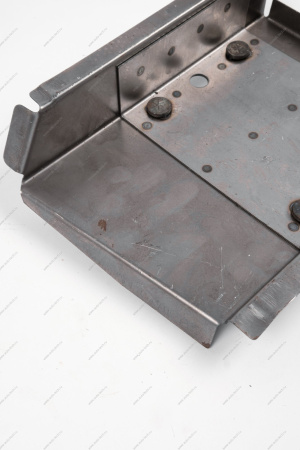 Площадка ВАЗ-2121 заднего поддомкратника левая с шпильками ( усиленная) Kamaz KAMAZ 21210-5101371-36