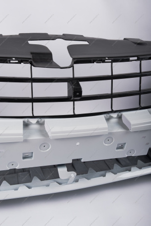 Бампер передний без отверстий под датчики системы парковки в цвет 221 Ледниковый (белый) LADA Vesta FL Lada LADA 8450040054-221