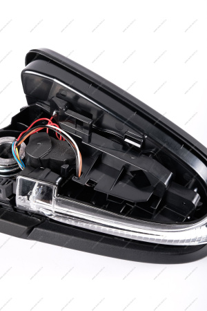 Зеркало наружное левое (без накладки 8450108104) с повторит. поворота (с электромеханизмом складывания) Lada Vesta Lada LADA 8450108102