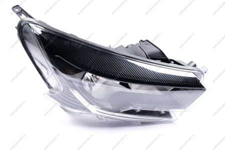 Блок-фара правая LADA ISKRA Lada LADA 260108684R