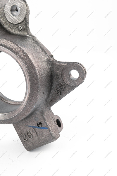 Кулак LADA Largus поворотный правый с АБС (100) нов.обр. под болт D10мм Renault RENAULT 400148687R