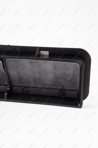 Дефлектор ВАЗ-1118 вытяжной вентиляции задней панели (клапан воздушный) Lada LADA 8450109190